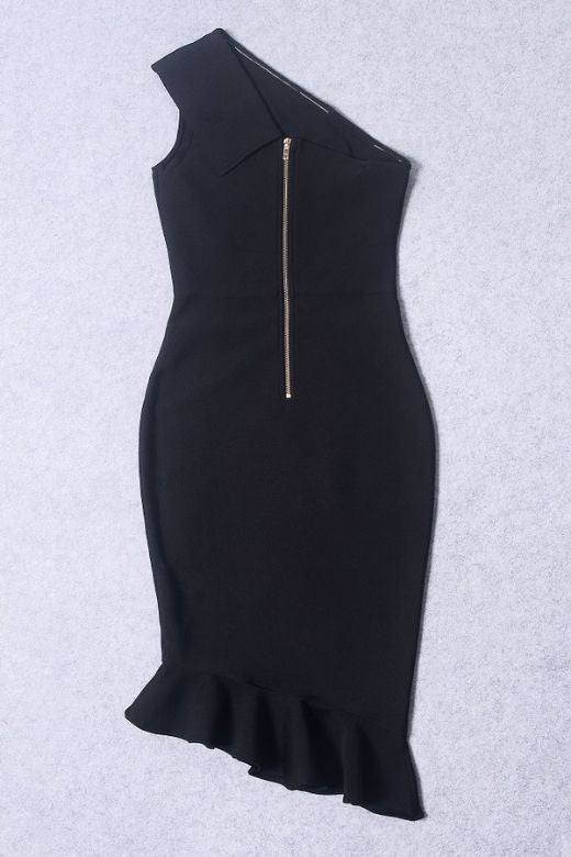 Woman wearing a figure flattering  Avery Bandage Dress - Classic Black BODYCON COLLECTION