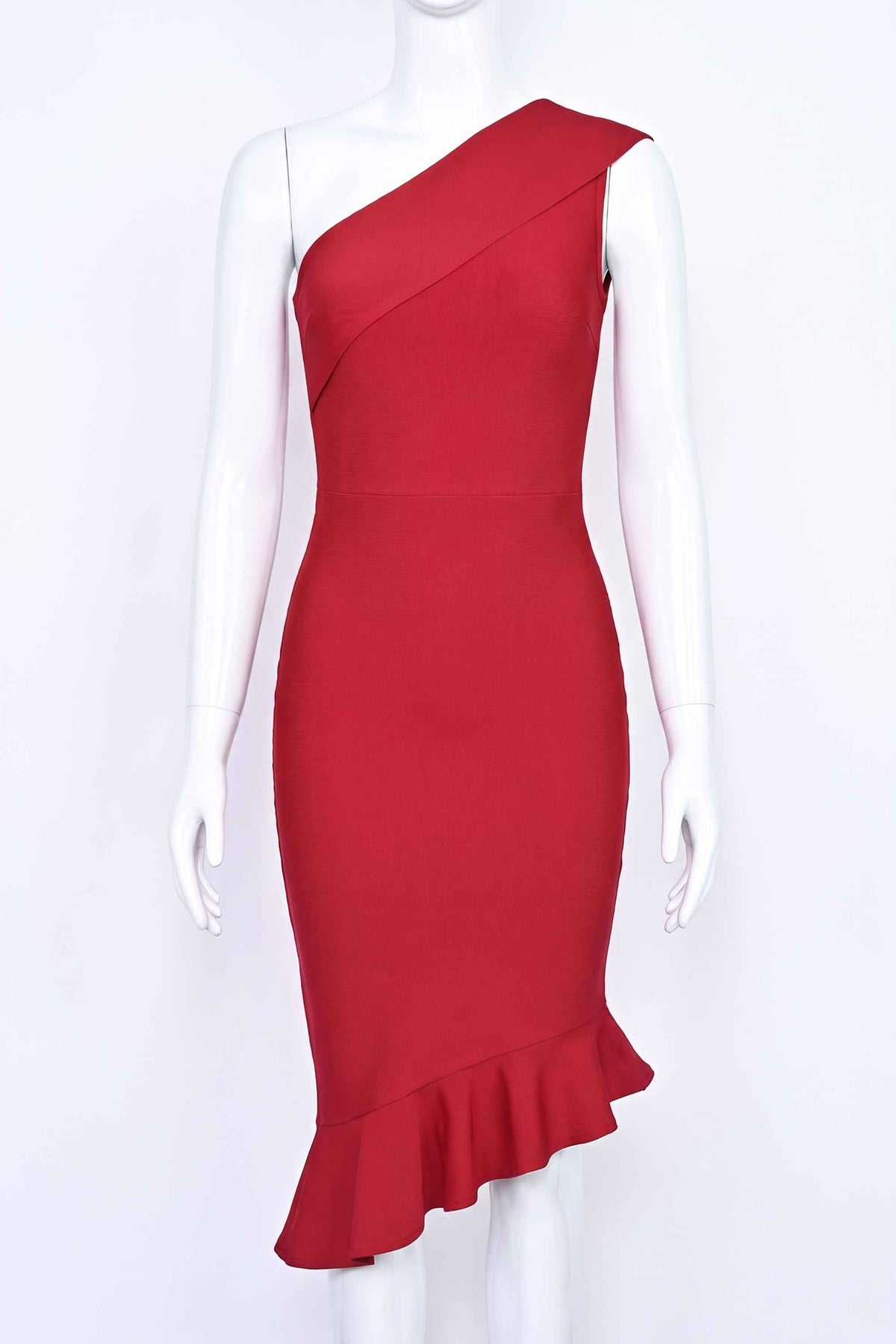 Woman wearing a figure flattering  Avery Bandage Dress - Red Wine BODYCON COLLECTION