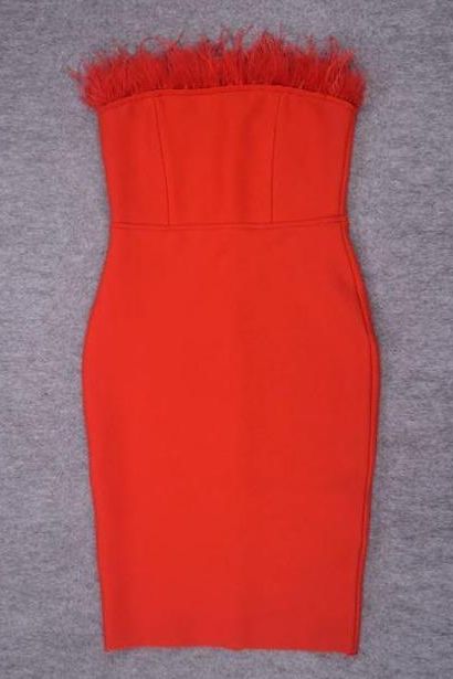 Woman wearing a figure flattering  Erin Bandage Dress - Lipstick Red BODYCON COLLECTION