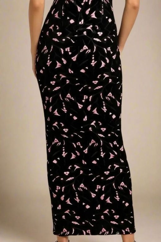 Woman wearing a figure flattering  Odette Bodycon Lace Maxi Dress - Classic Black BODYCON COLLECTION